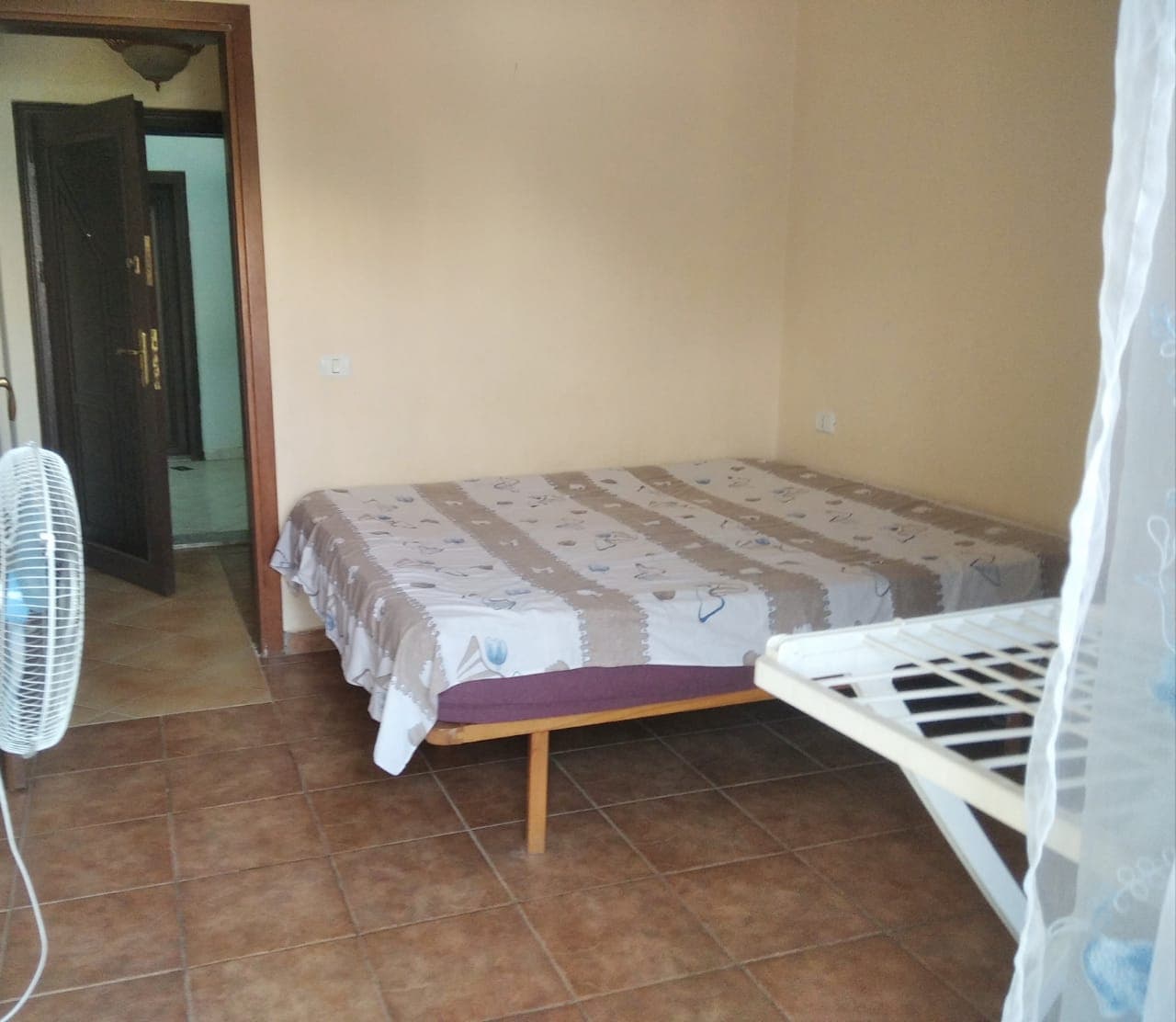 SHITET APARTAMENT 1+1 PRANE HOTEL FLORIDA,PLAZH,DURRES 4