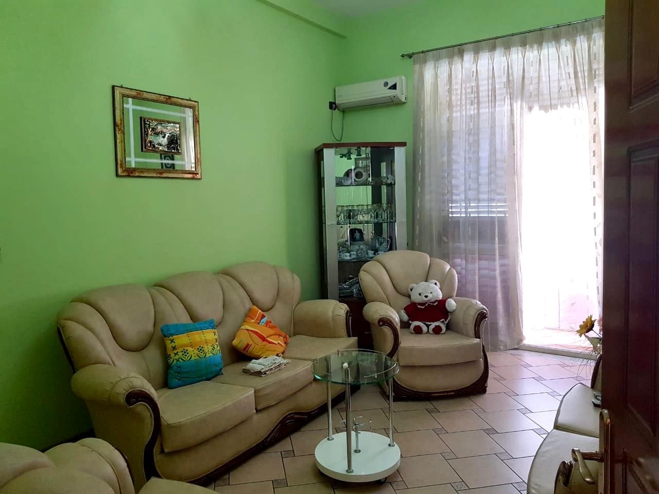 JEPET ME QERA APARTAMENT 2+1 PRANE AUTOBUSAVE TE SHIJAKUT,DURRES 3