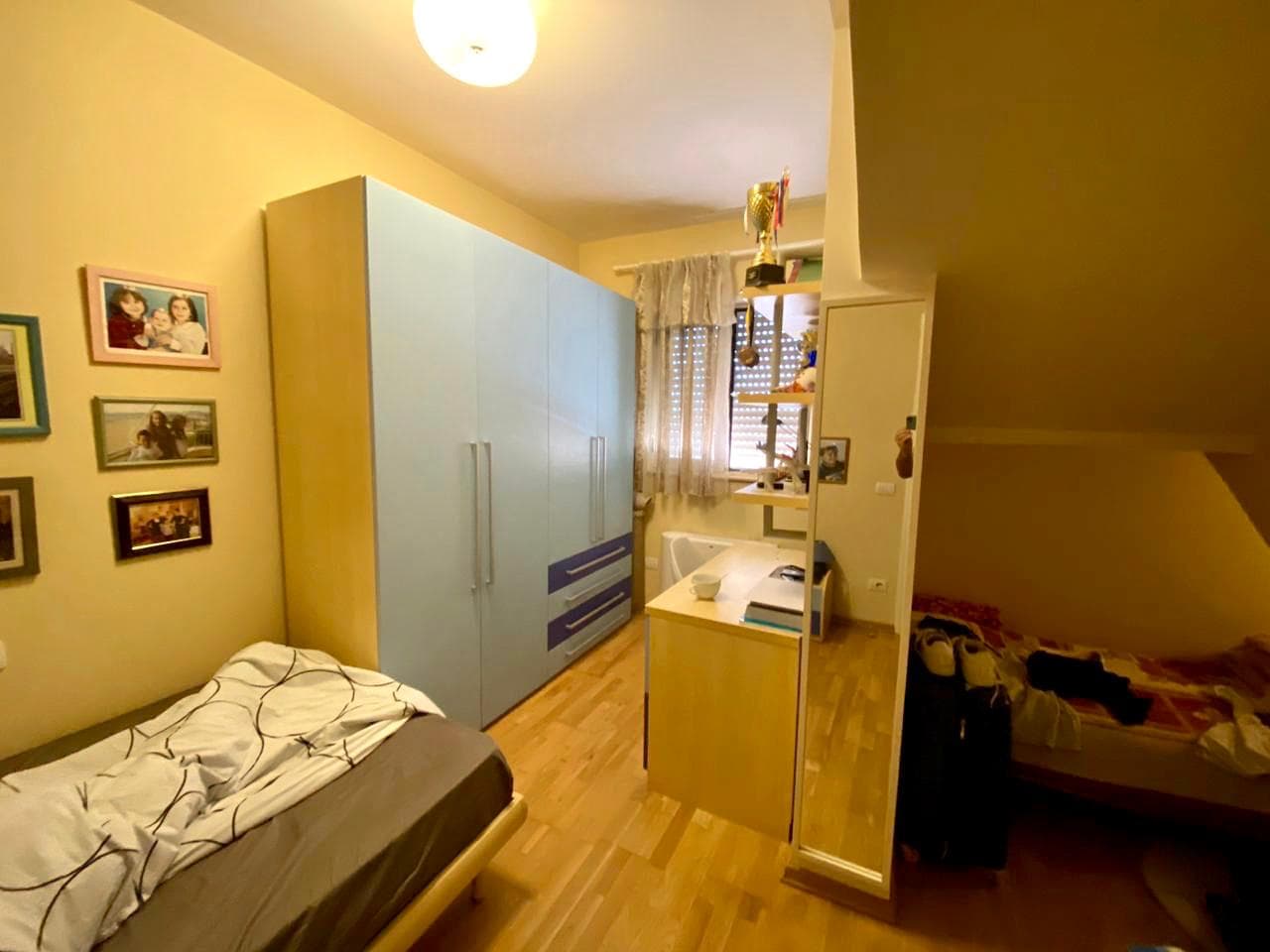 SHITET SUPER DUPLEX PRANE PALLATIT TE SPORTIT, DURRES. 4