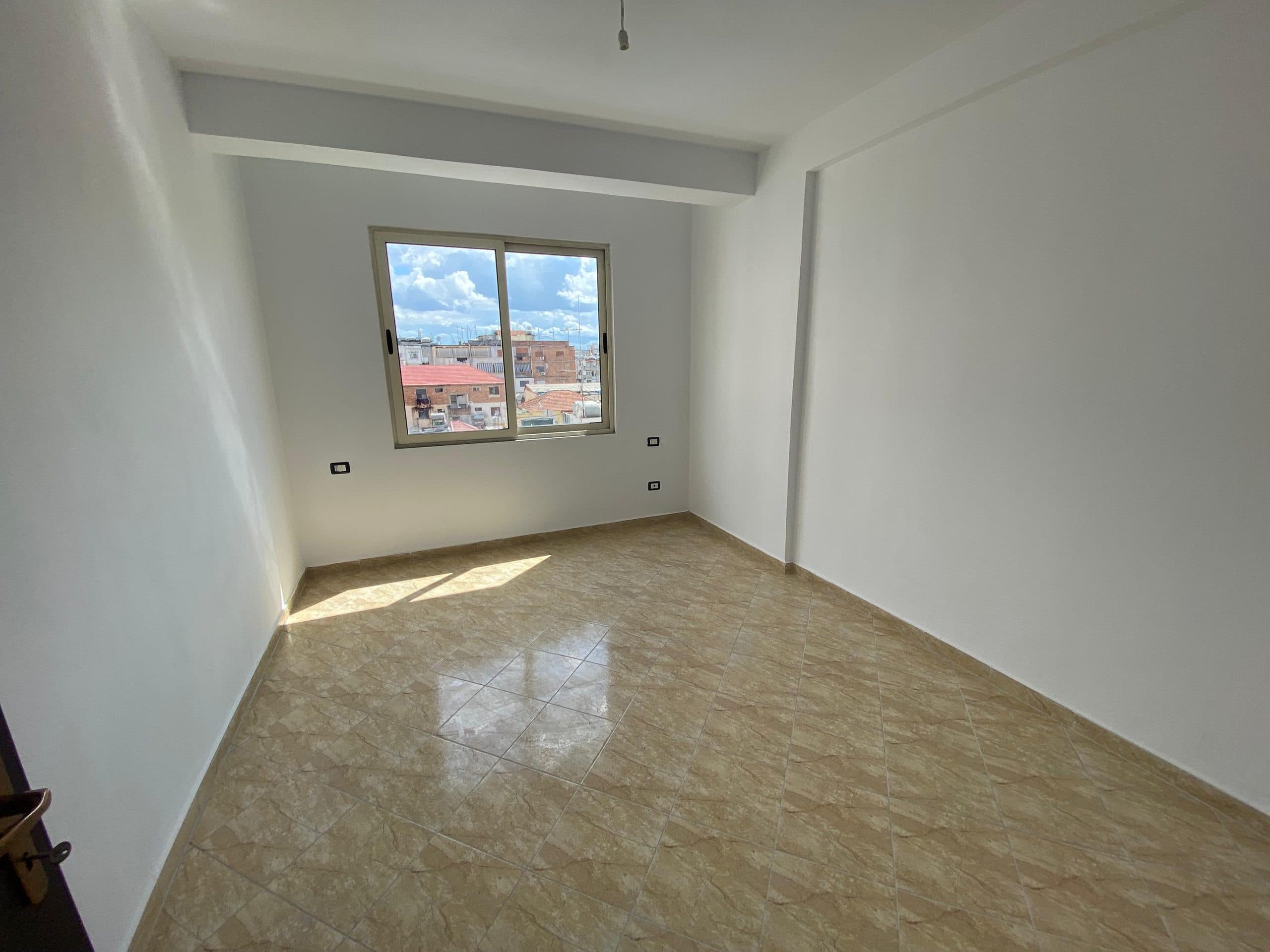 SHITET APARTAMENT 2+1+2, PRANE KAZAZIT, DURRES. 3