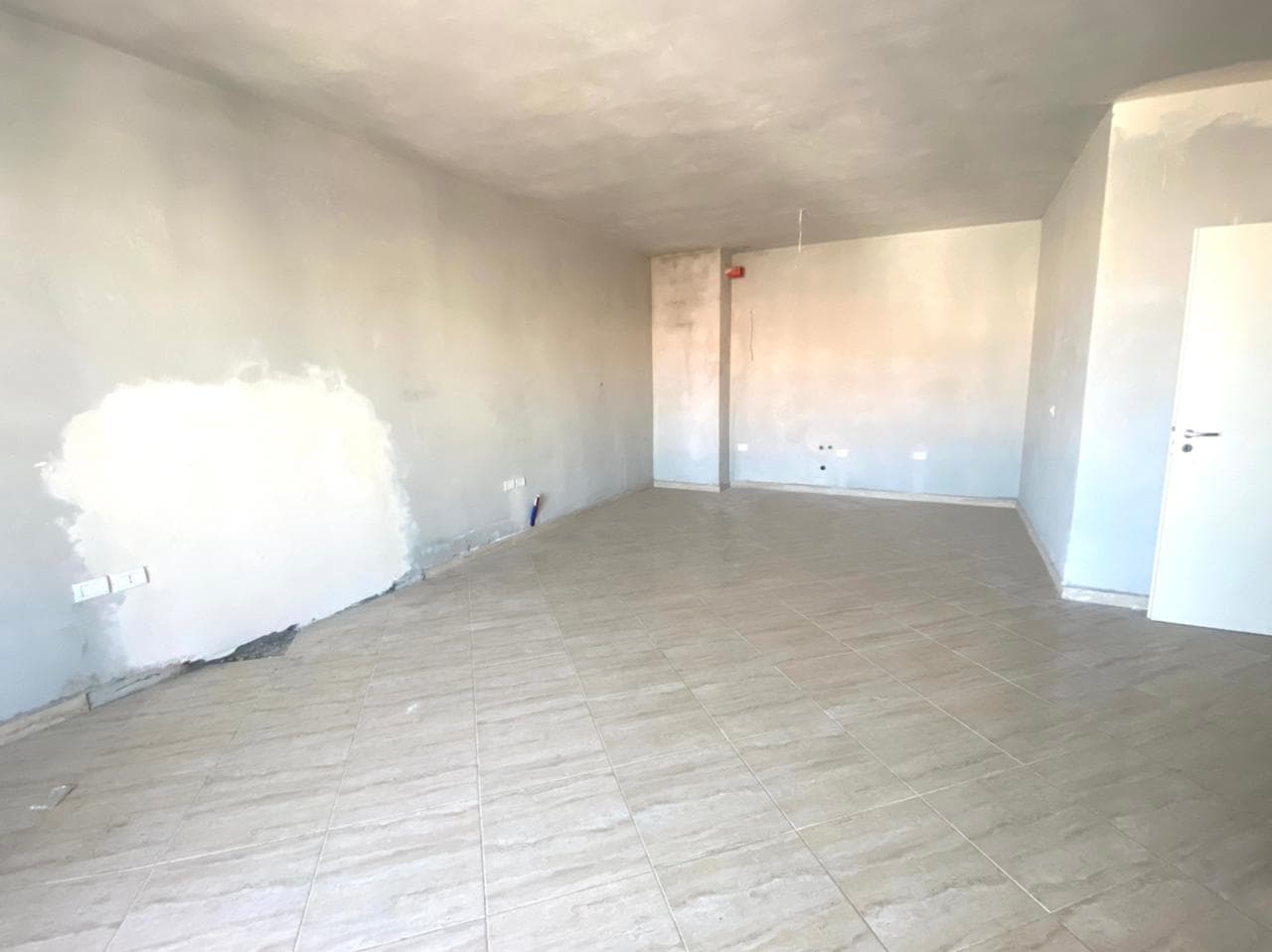 SHITET APARTAMENT 1+1 PRANE STACIONIT TE TRENIT ,DURRES. 2