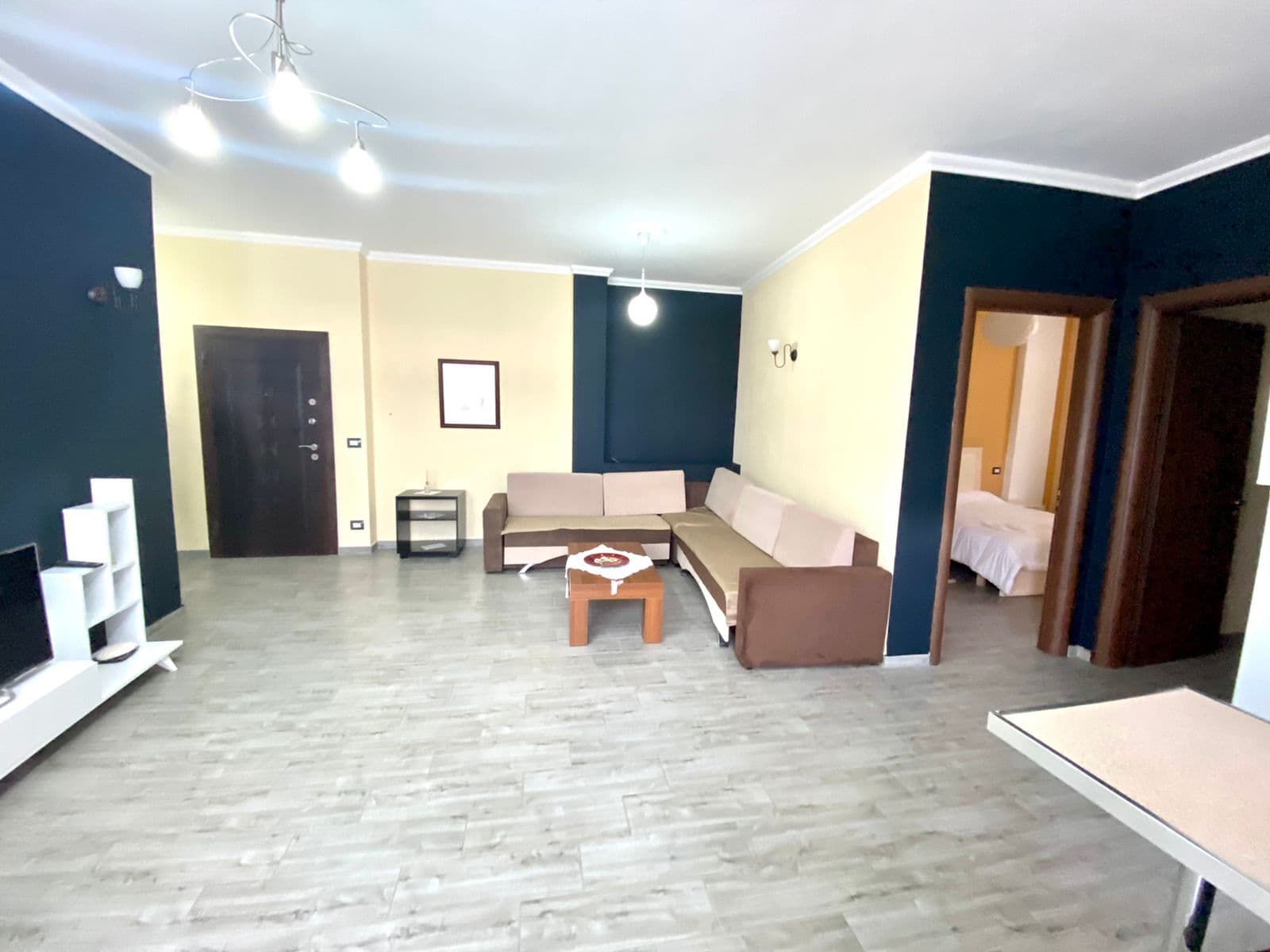 JEPET PER QERA KATI 3 I NJE VILE TEK RRUGA E KUMINIT, DURRES. 2