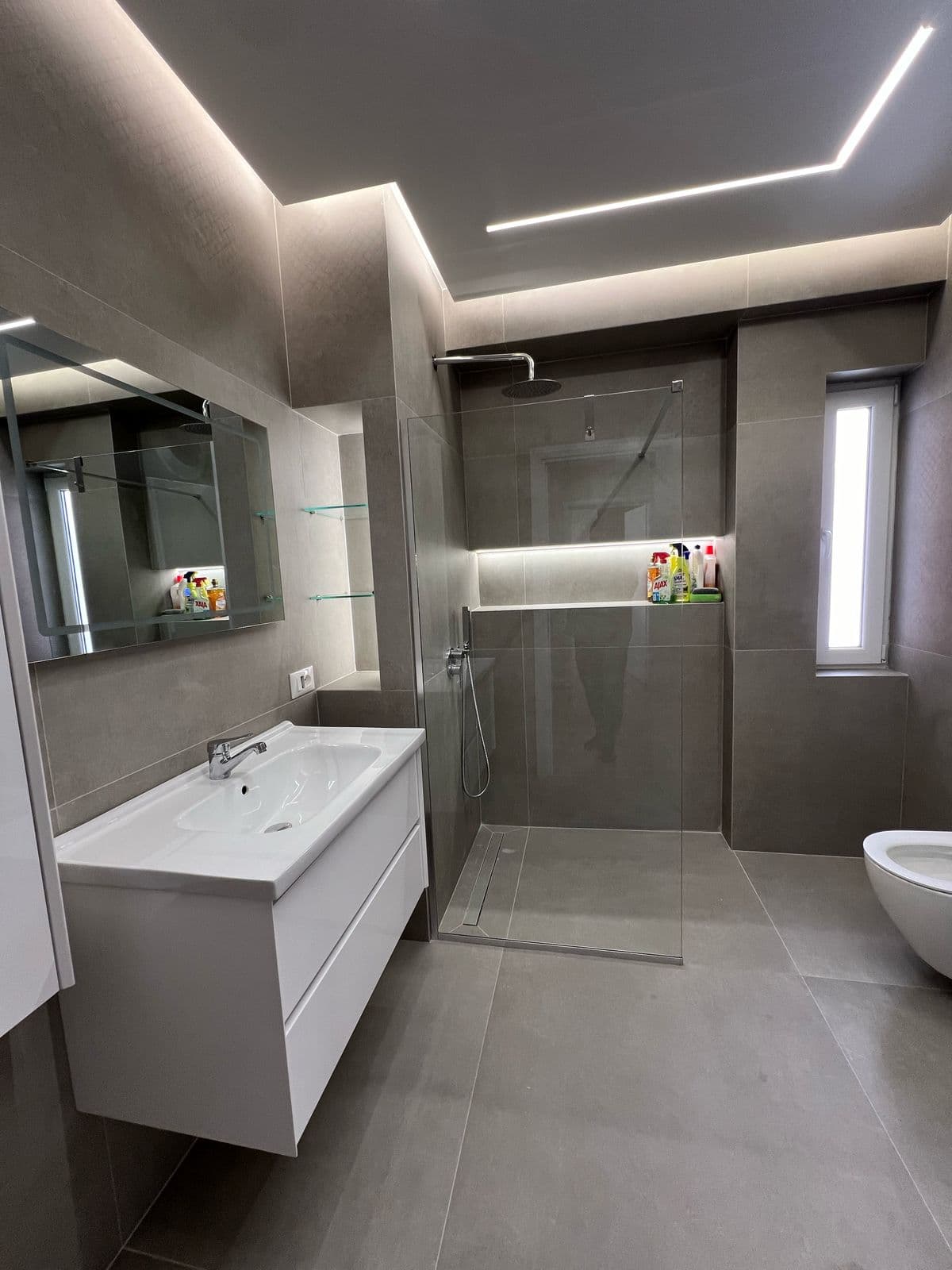 SHITET APARTAMENT 2+1+2+DEPO, VILA E ZOGUT, DURRES.