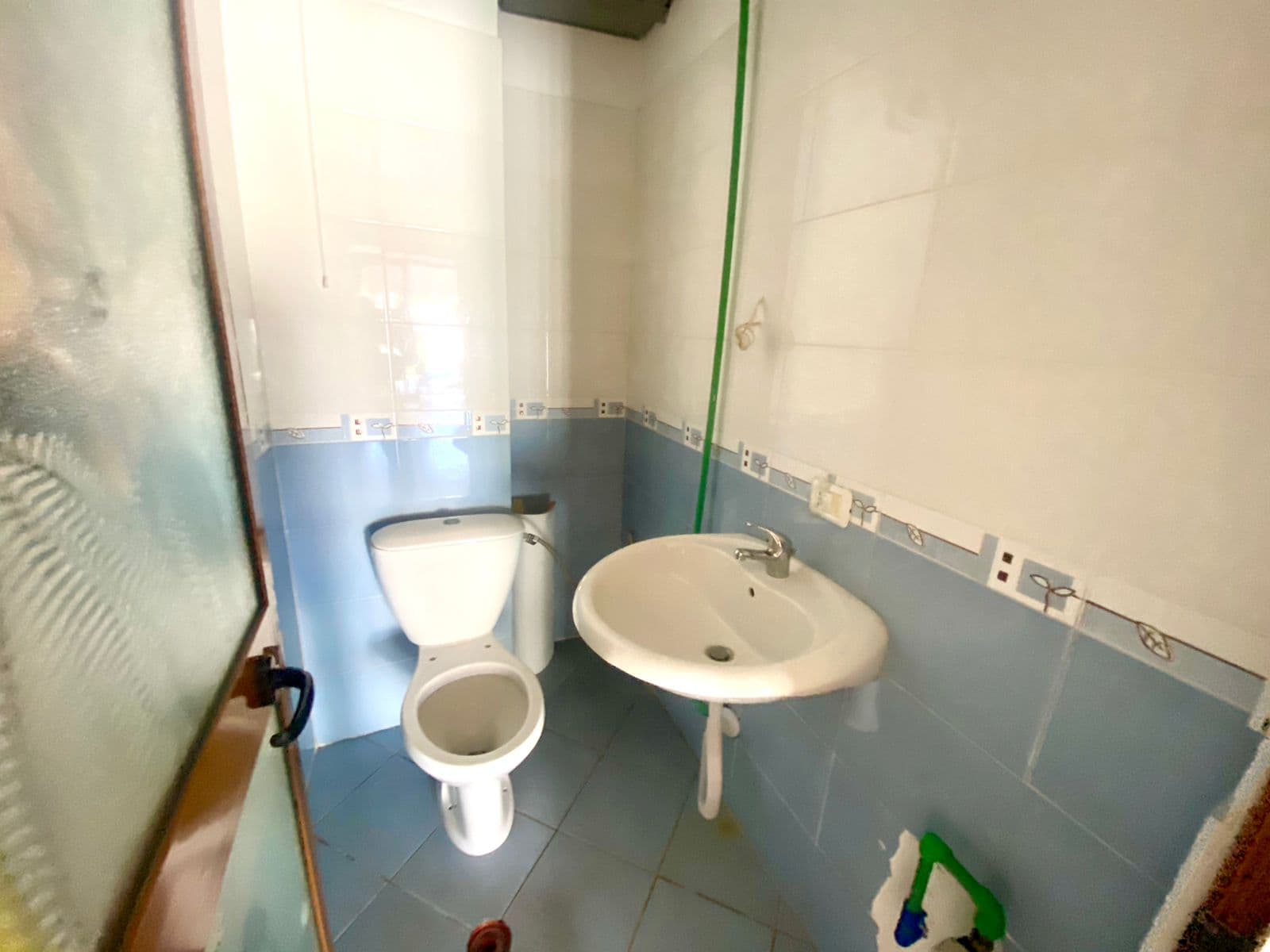 JEPET ME QERA AMBIENT BIZNESI PRANE HOTEL EMPIRE, DURRES. 4