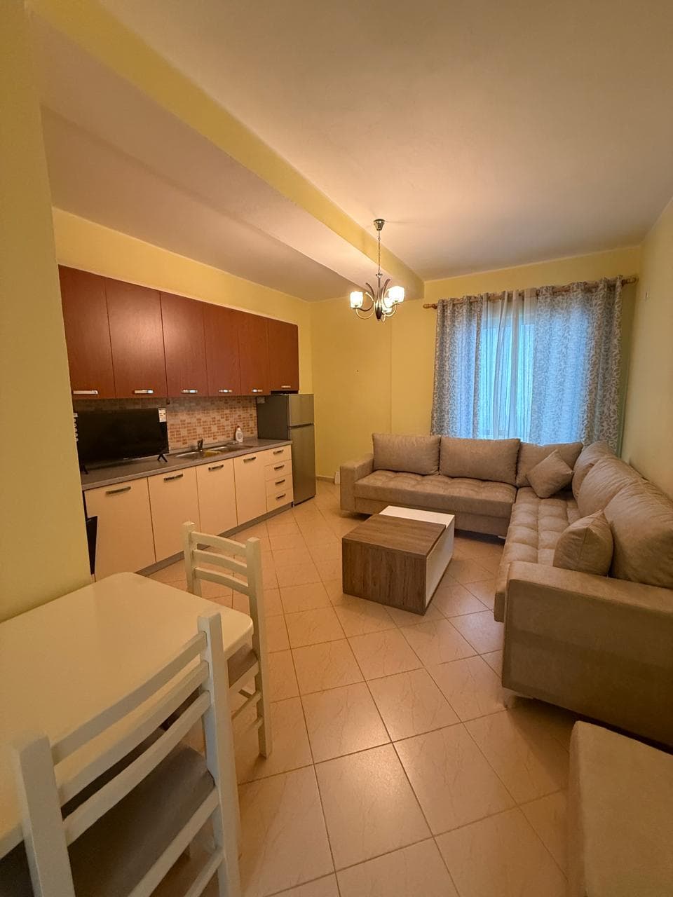 JEPET ME QERA APARTAMENT 2+1 PLAZH TEK ADREATIKU DURRES