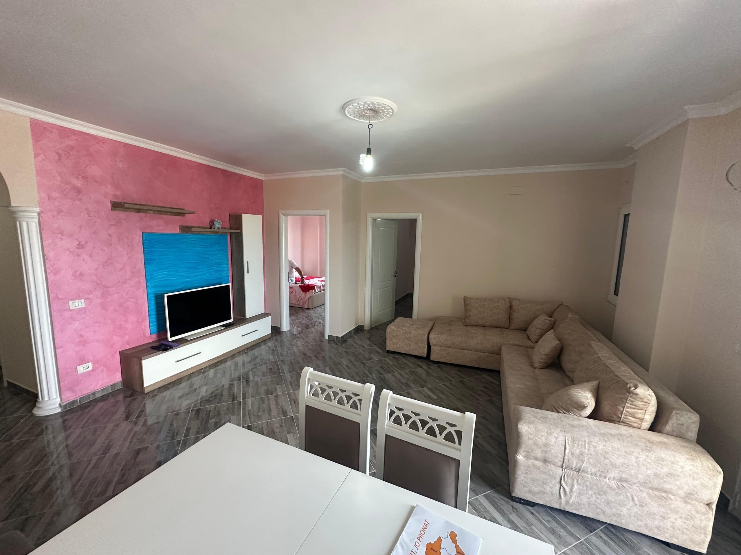 SHITET APARTAMENT 2+1, PRANE UJESJELLSIT, DURRES.