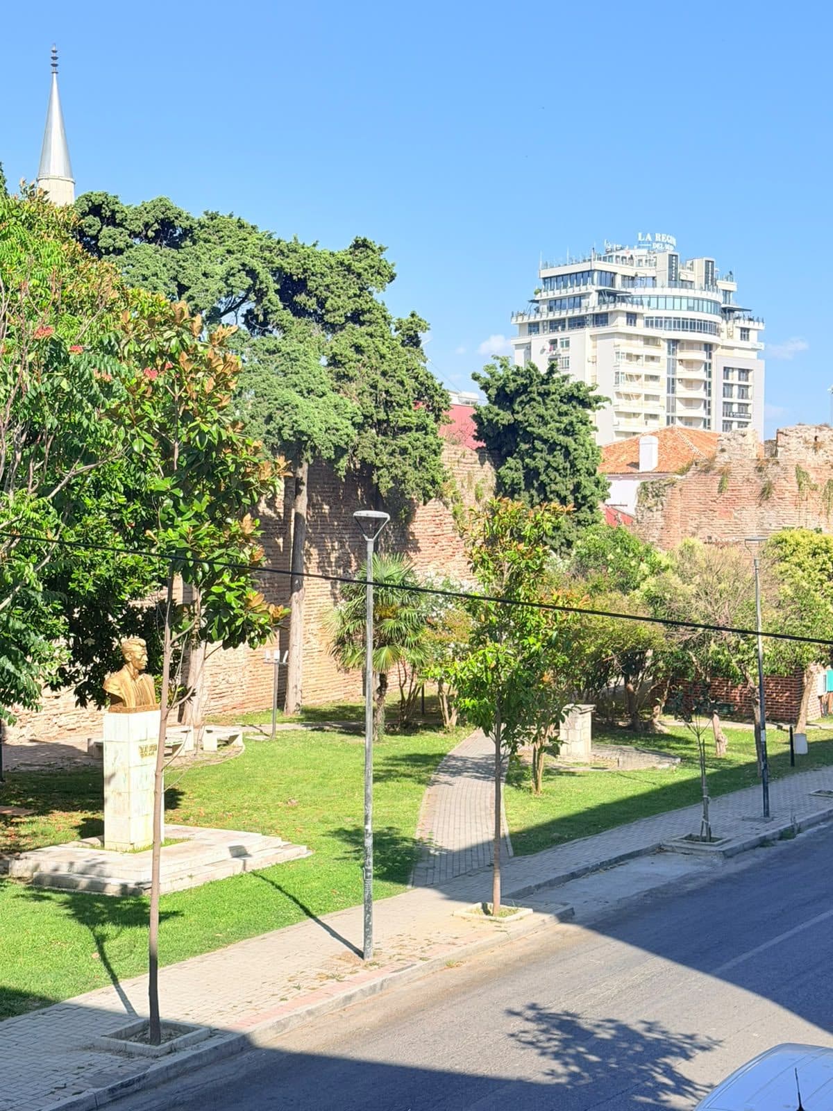 JEPET ME QERA APARTAMENT 3+1+2 PRANE ALBANIAN COLLEGE, DURRES
