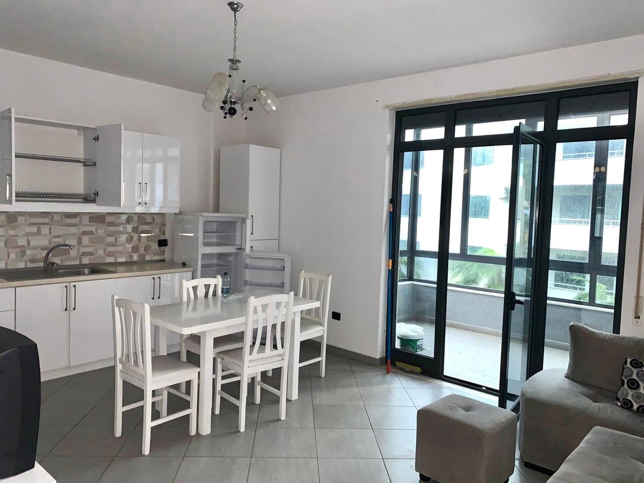 JEPET ME QERA APARTAMENT 2+1 SIPER BAR GOLDEN, VOLLGA, DURRES.