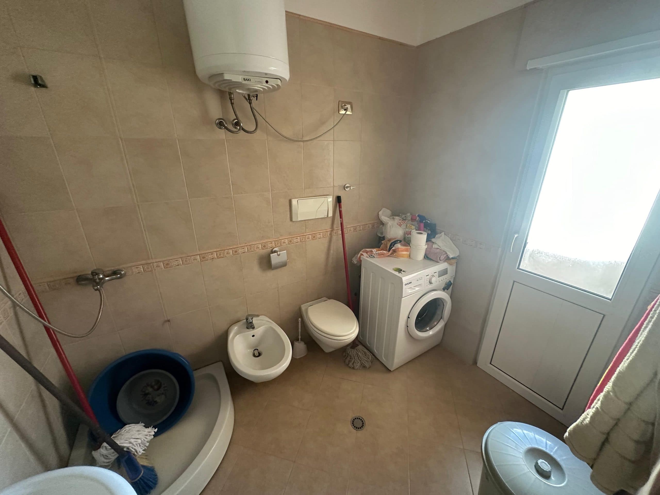 JEPET ME QERA APARTAMENT 1+1, PRANE PISTA KOSOVA PLAZH VIJE E PARE, DURRES. 3