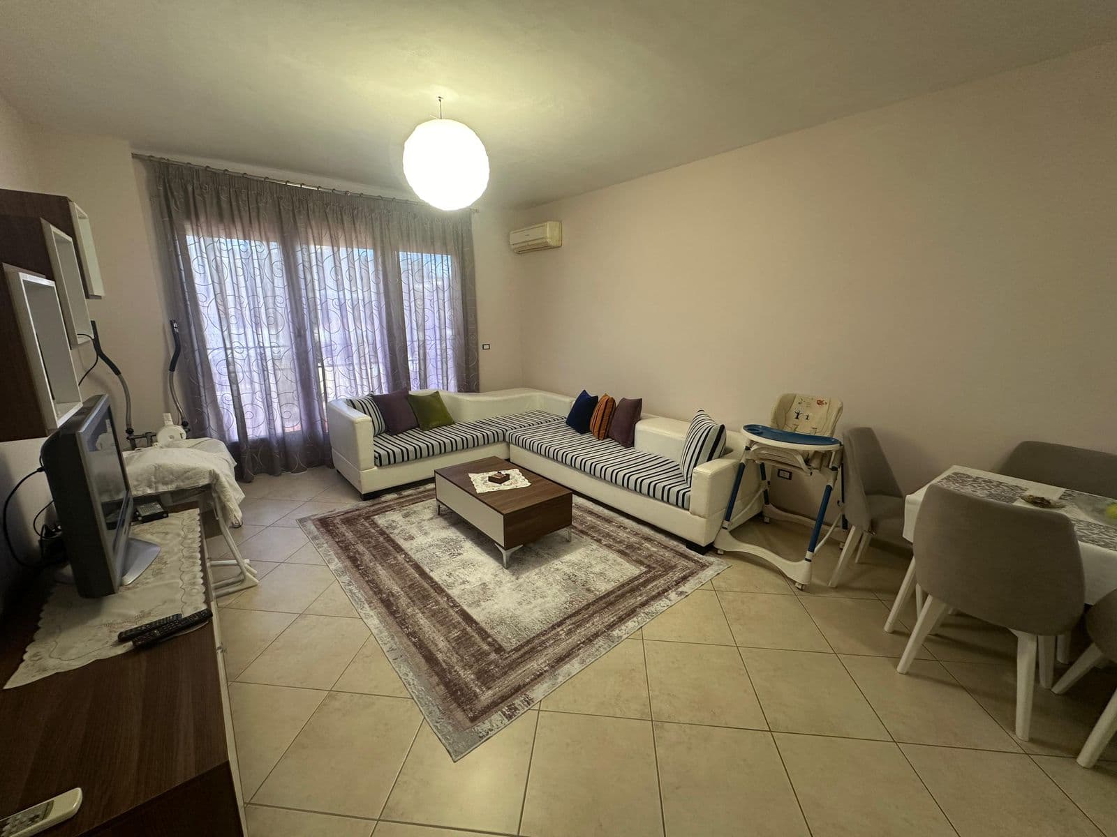 JEPET ME QERA APARTAMENT 1+1 PRANE GJYKATES, DURRES. 2