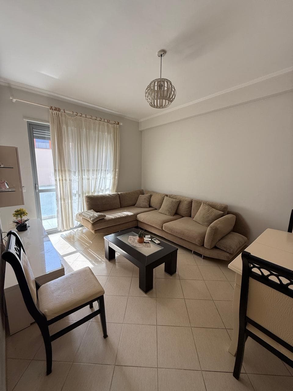 JEPET ME QERA APARTAMENT 1+1 GJYKATA DURRES 2