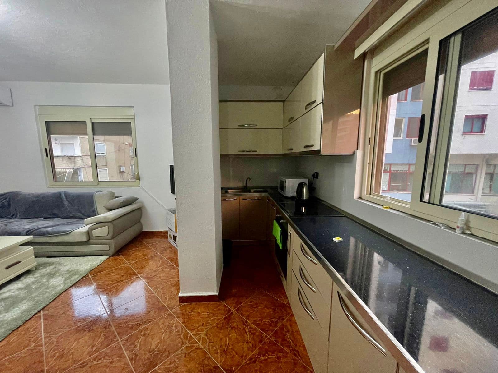 SHITET APARTAMENT 2+1 PRANE QENDRES , VOLLGA, DURRES. 3