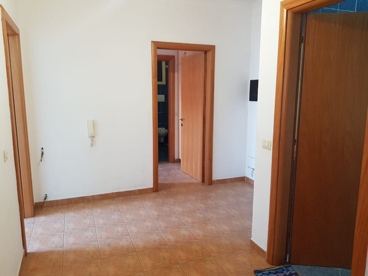 JEPET ME QERA APARTAMENT 2+1 PERBALL FLAG SHIP,DURRES! 3