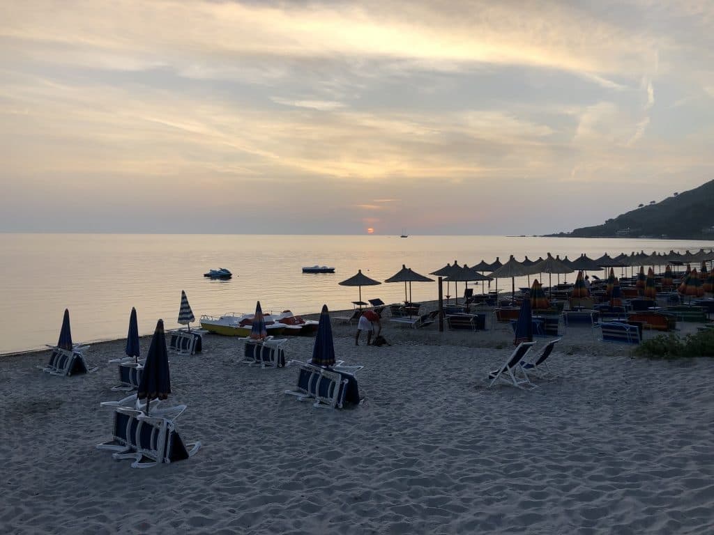 SHITET TRUALL BREGDET NE ZONEN E CURRILAVE,DURRES!