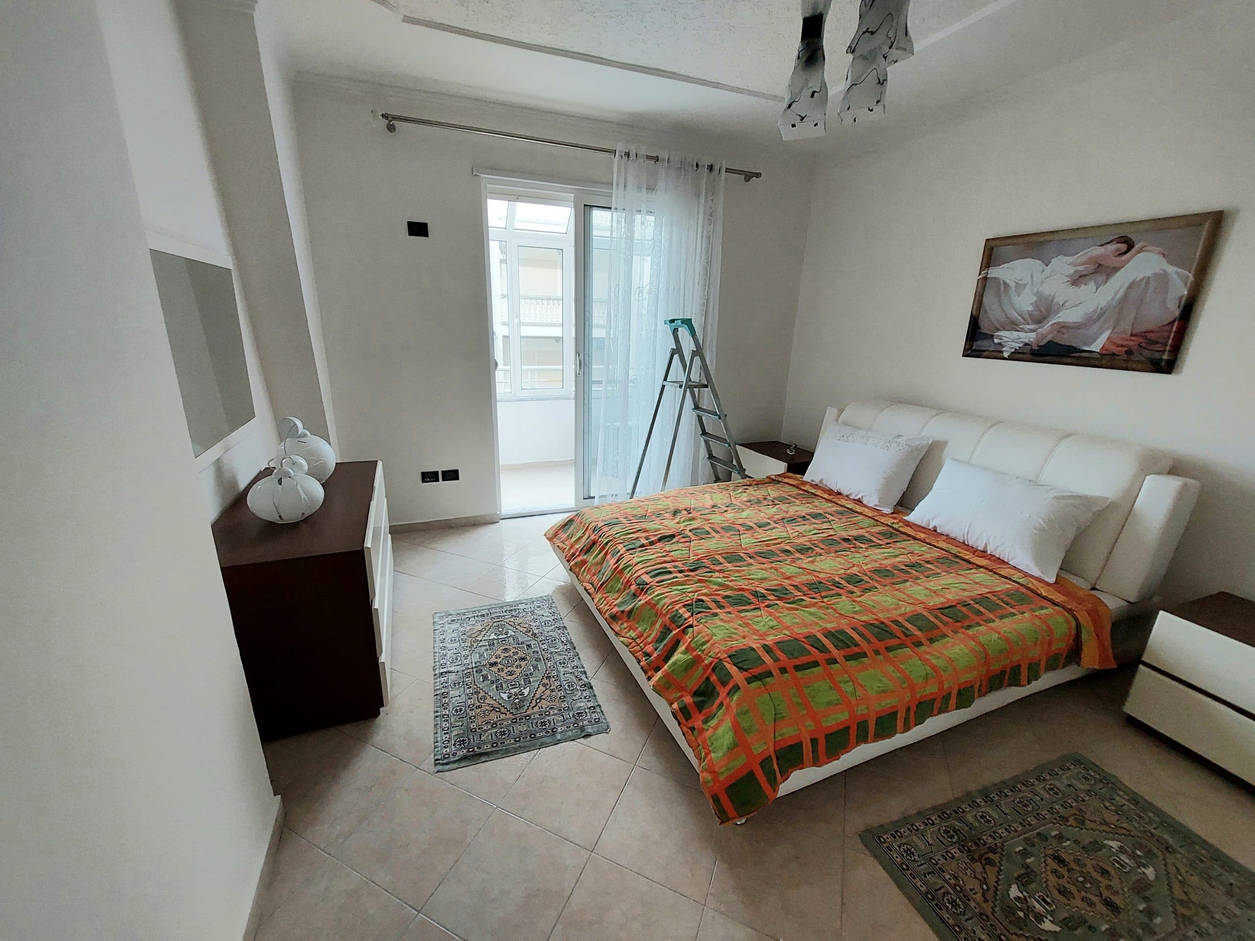 JEPET ME QERA APARTAMENT 2+1+2 , PRANE STACIONIT TE TRENIT, DURRES. 3