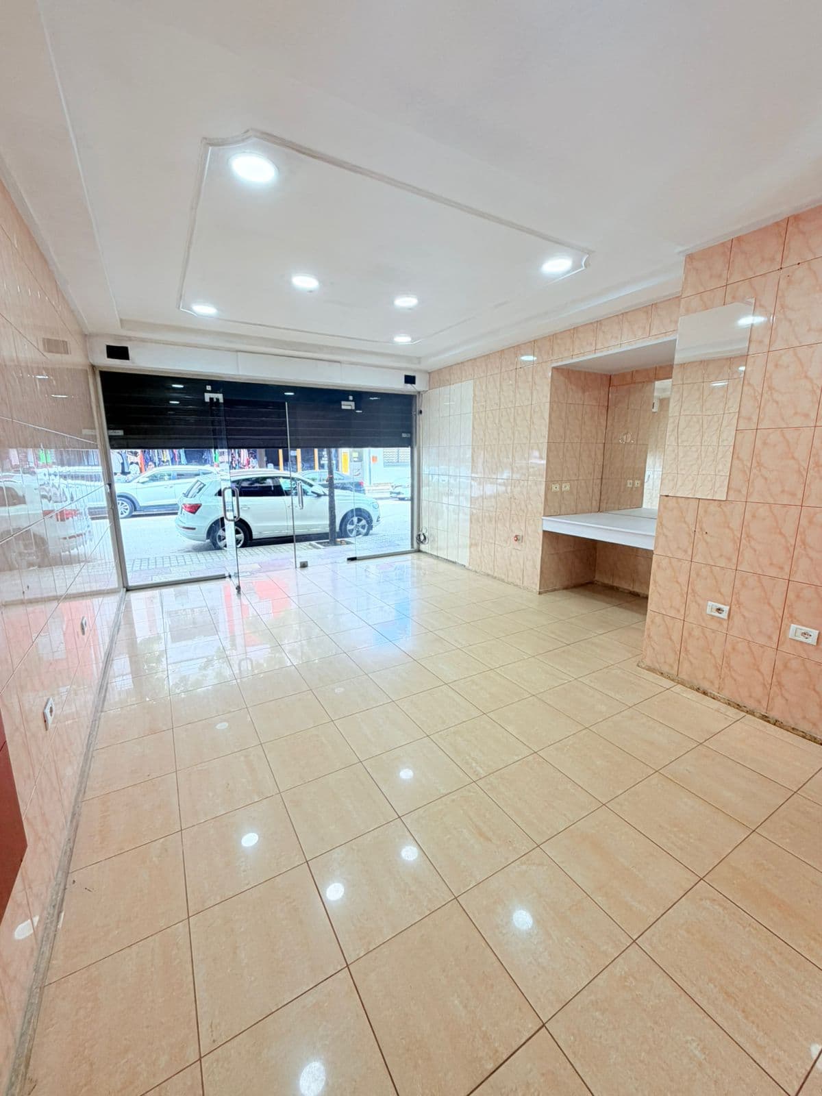 JEPET ME QERA AMBIENT BIZNESI ISH FABRIKA BUKES, DURRES