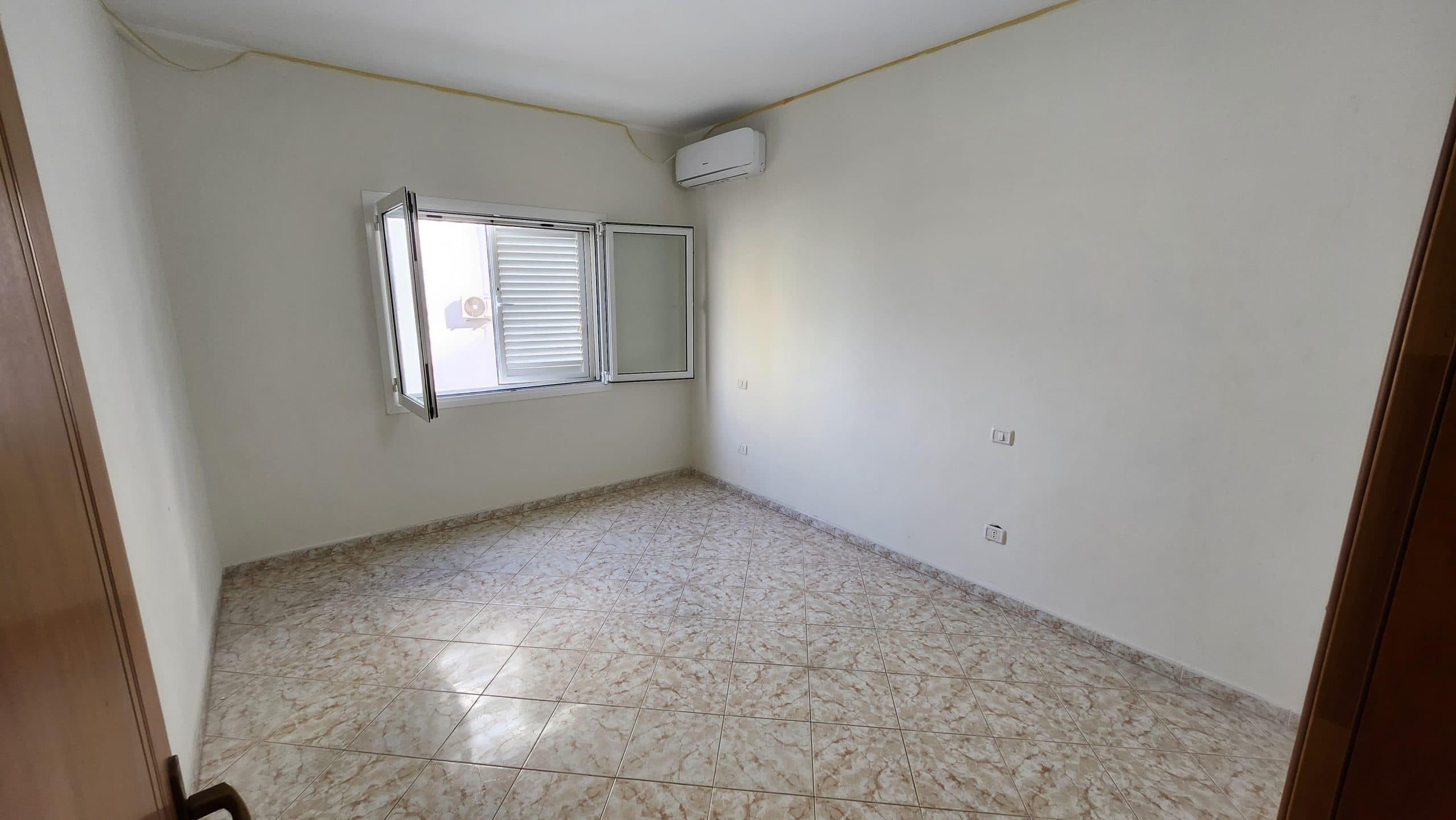 SHITET APARTAMENT 1+1 STACIONI ILIRIA, PLAZH, DURRES 4
