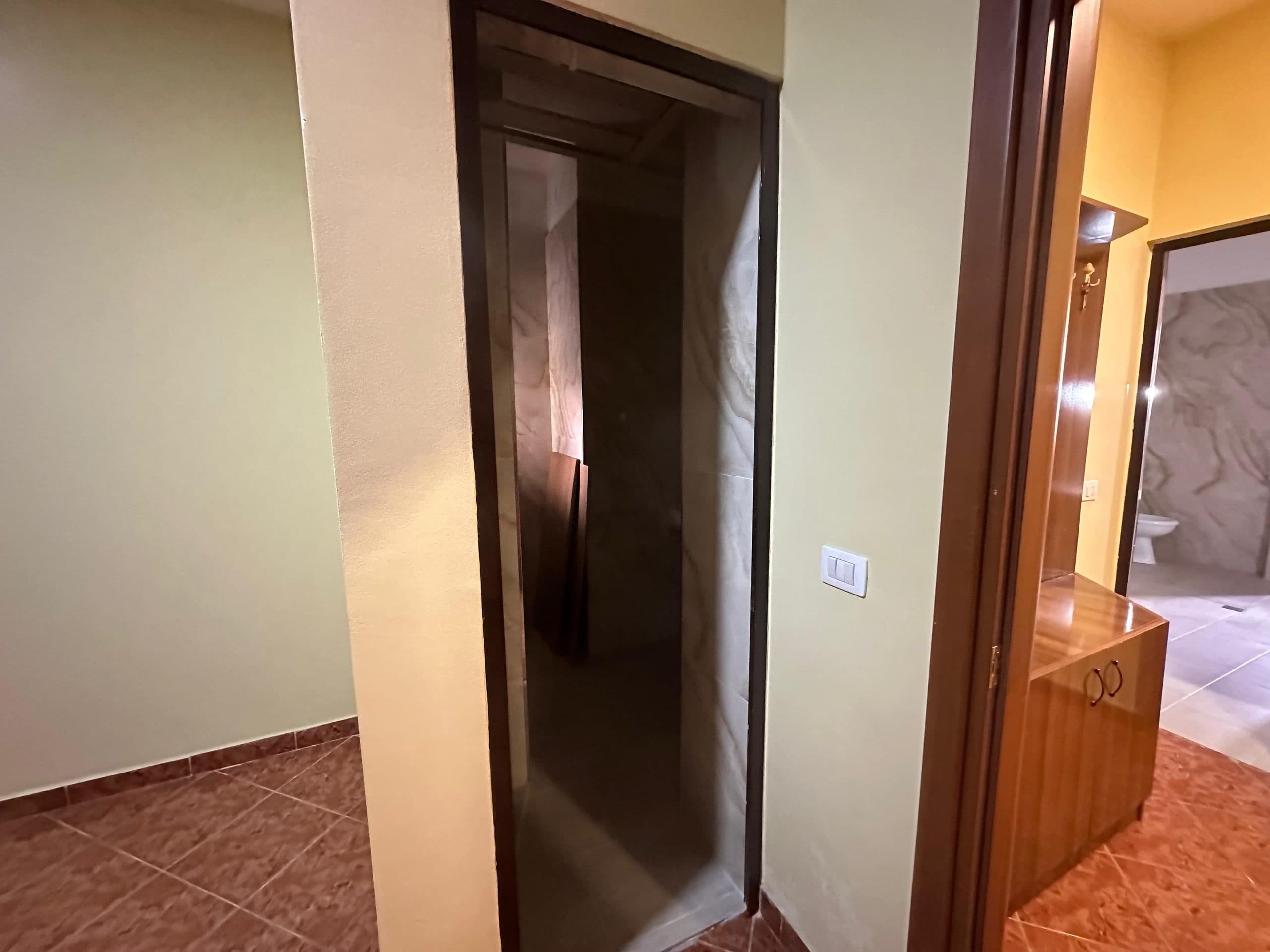 JEPET ME QERA APARTAMENT 1+1 + GARAZH PRANE ISH RAJONIT, DURRES 4
