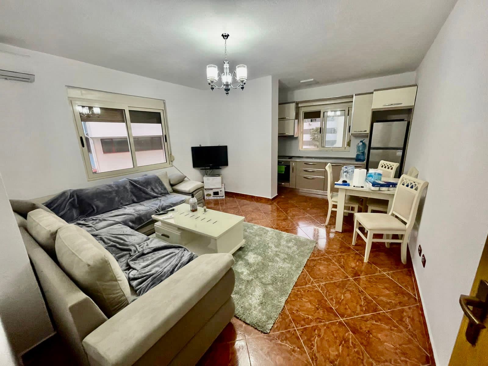 SHITET APARTAMENT 2+1 PRANE QENDRES , VOLLGA, DURRES.