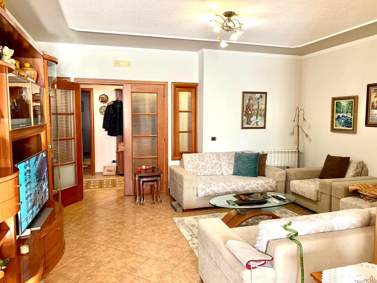 SHITET APARTAMENT 3+1 PRANE SHKOLLES JUSUF PUKA, QENDER, DURRES.