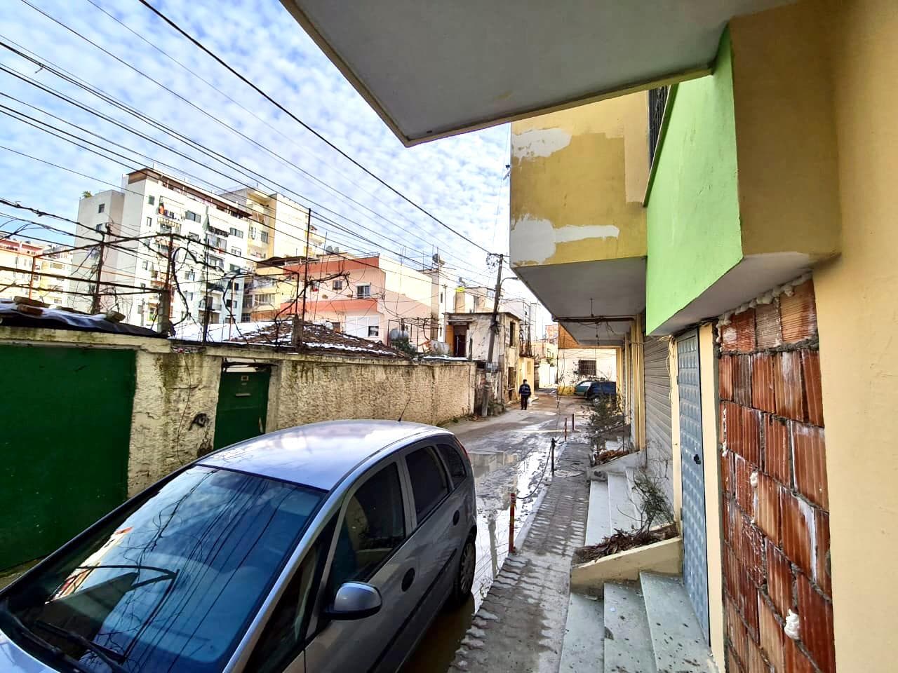 SHITET AMBIENT BIZNESI PRANE ISH RAJONIT TE POLICISE, DURRES. 4