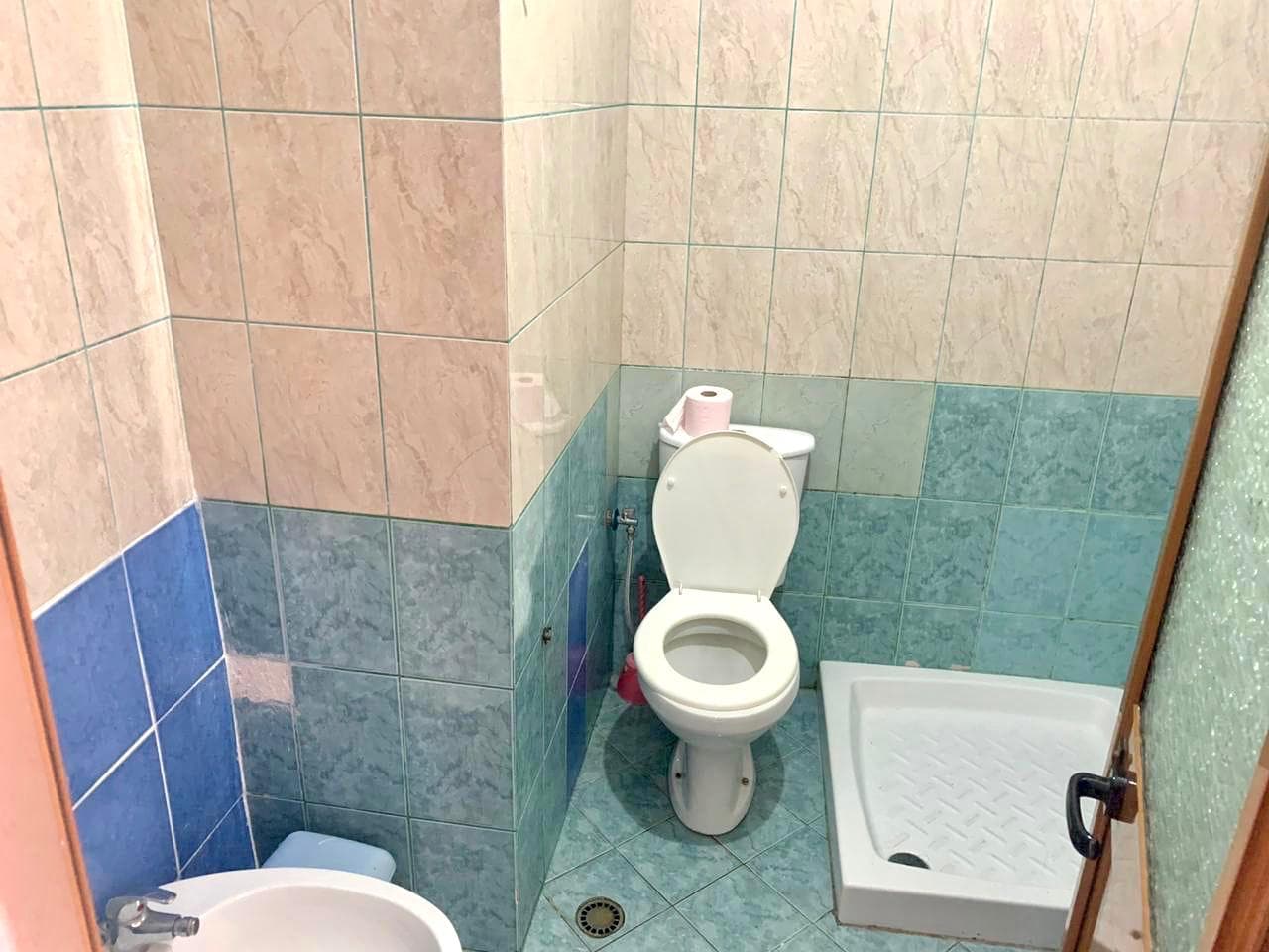 JEPET ME QERA APARTAMENT 1+1 MBRAPA SHKOLLES GREKE,DURRES. 4