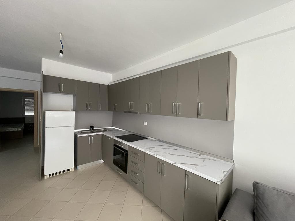 JEPET ME QERA APARTAMENT 2+1 ME PAMJE DETI PRANE URES SE DAJLANIT PLAZH,DURRES. 2