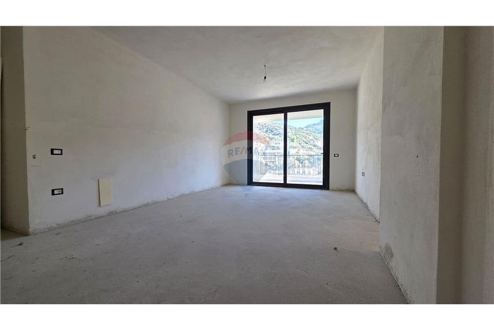 Apartament - Në Shitje - Lungo Mare, Vlorë 2