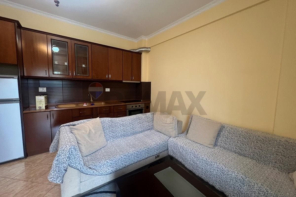 Apartament - Për Qira - Skele, Vlorë