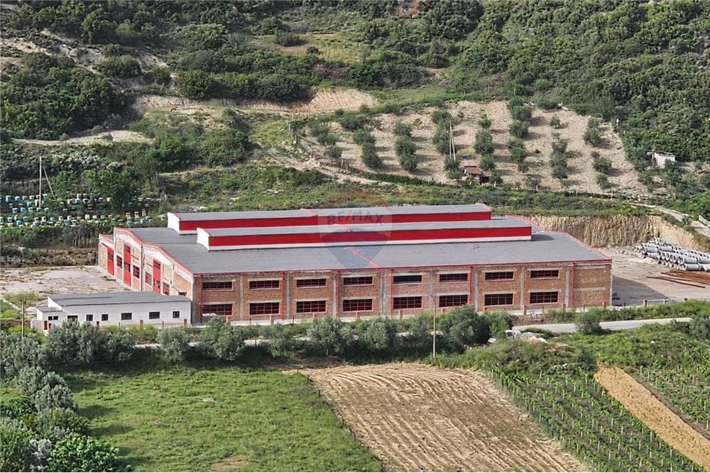 Magazine - Për Qira - Rruga Demokracia, Vlorë