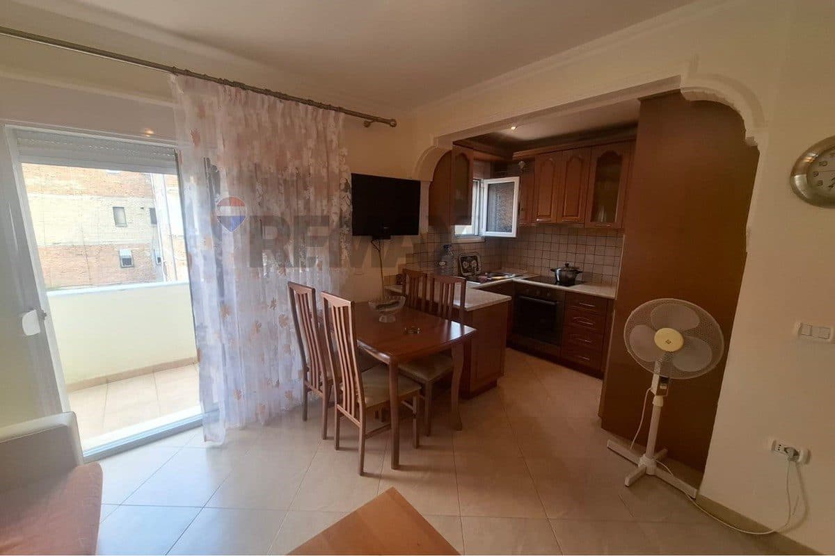 Apartament - Për Qira - Gjimnazi Ali Demi, Vlorë 4