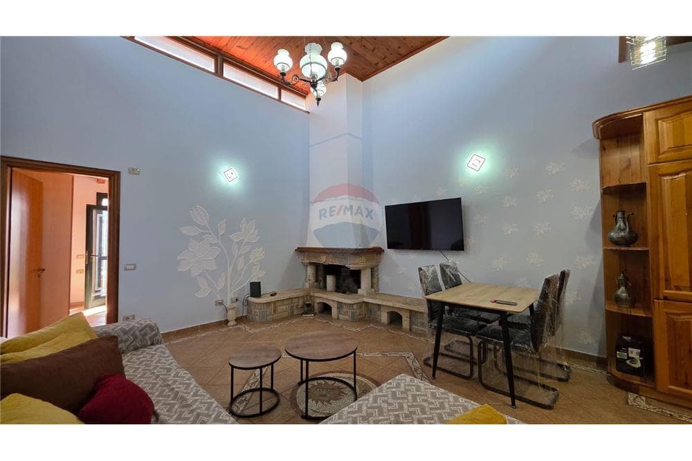 Apartament - Për Qira - Rruga Enver Jaho, Vlorë 2