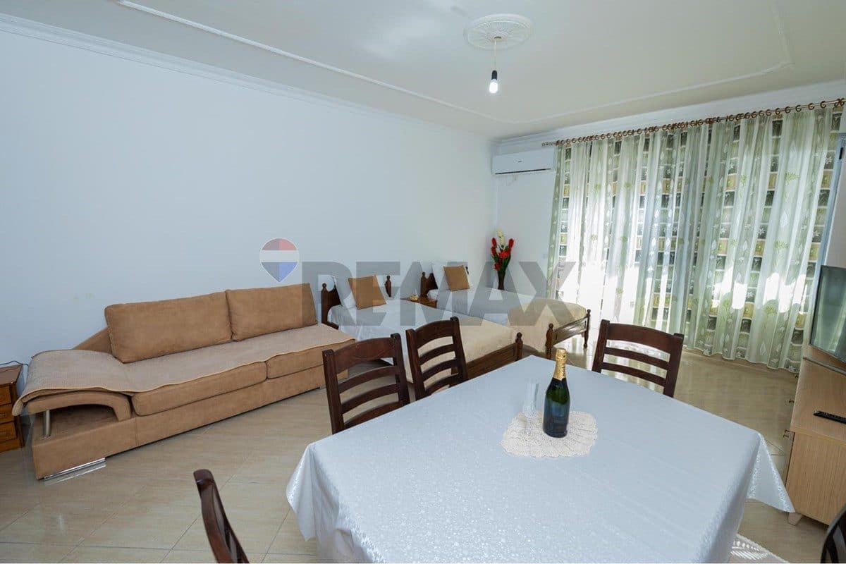Apartament - Për Qira - Rruga Aleksandër Moisiu, Vlorë