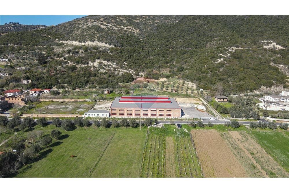 Magazine - Për Qira - Rruga Demokracia, Vlorë