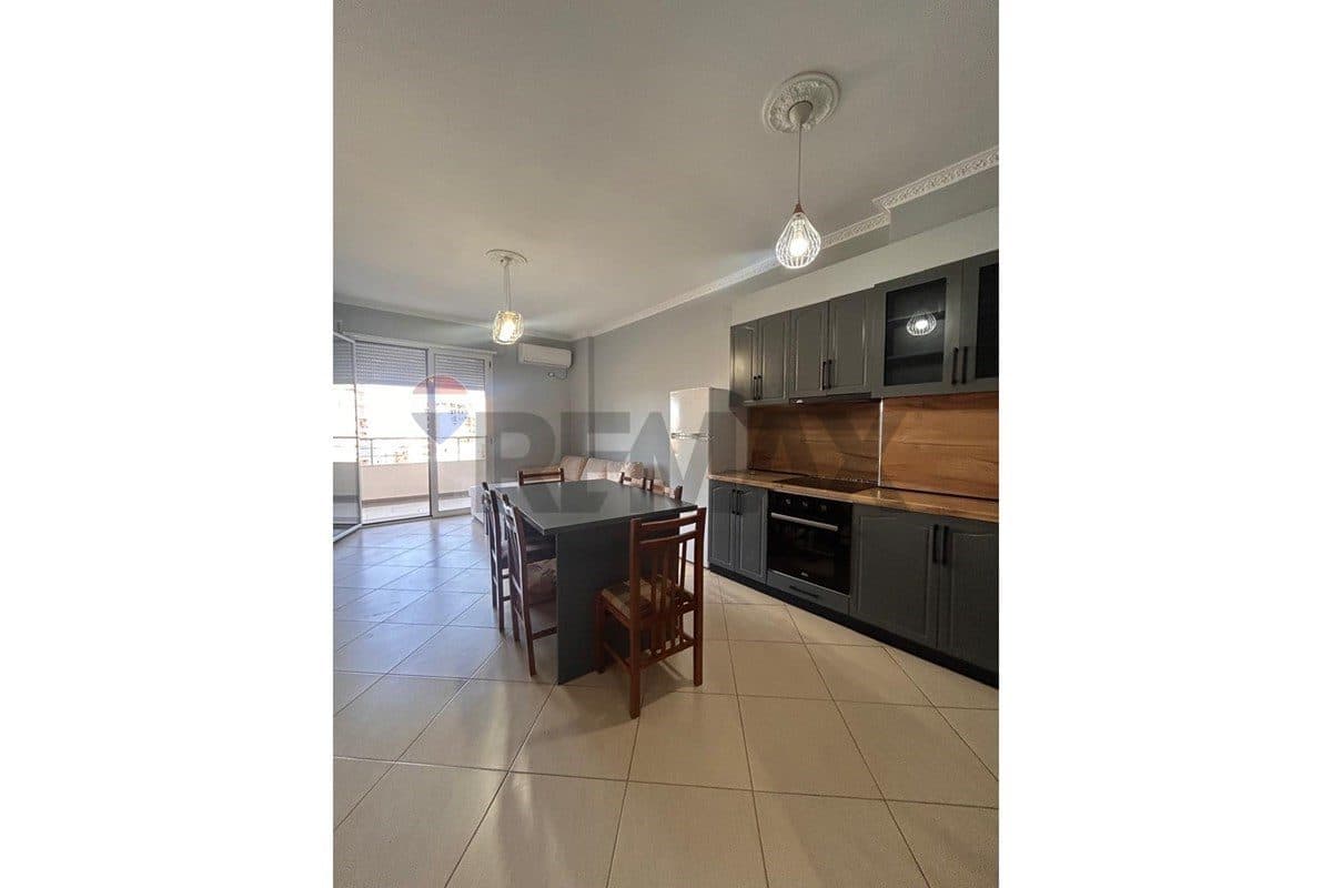 🏡 APARTAMENT 2+1 ME QIRA – PRANË JUMBO, VLORË! 3