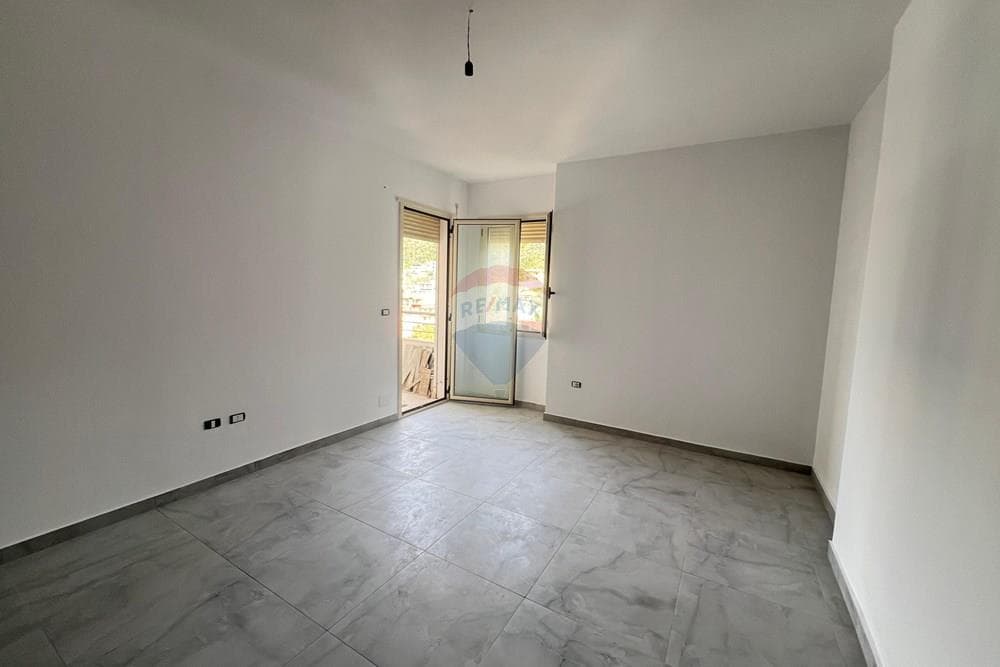 Garsoniere - Në Shitje - Rruga Reshat Osmani, Vlorë