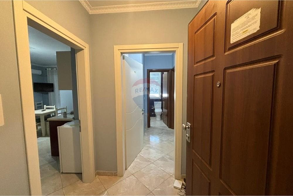Qera vjetore – Apartament me Dy Gazoniere, Vlore 3