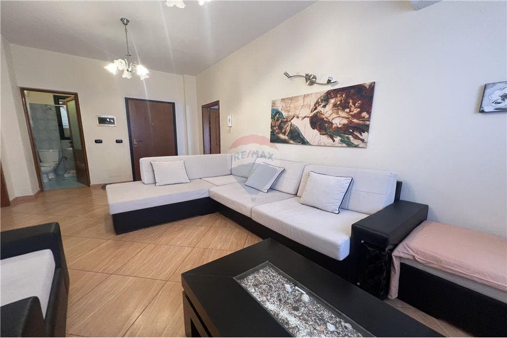 Apartament ne shitje 2+1 perballë AZA 3