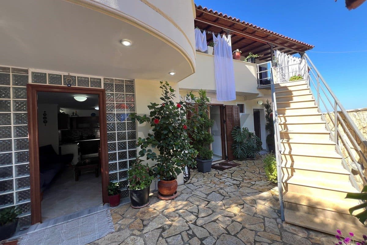 Ndertese - Për Qira - Rruga Pano Xhaho, Vlorë
