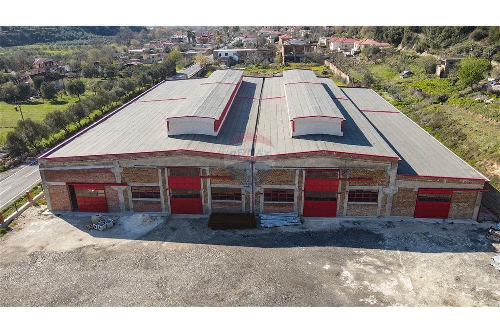 Magazine - Për Qira - Rruga Demokracia, Vlorë
