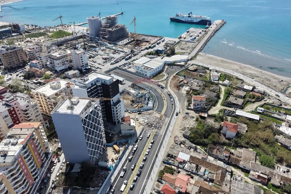 🏡 OKAZION NË SHITJE – APARTAMENT 1+1 PRANË PORTIT TË VLORËS! 🌊