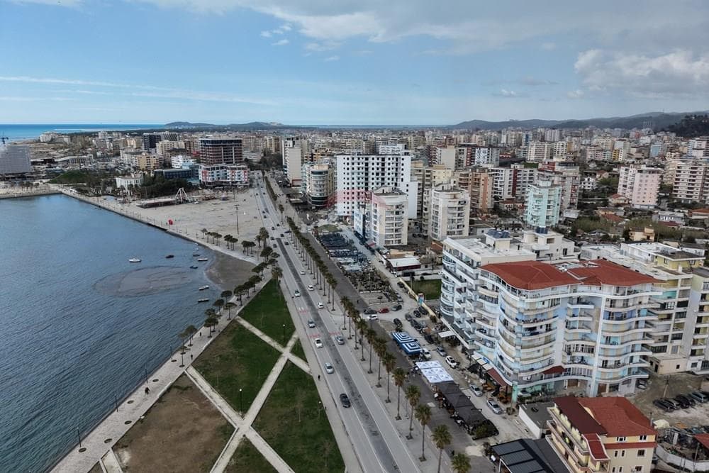 Dyqan - Në Shitje - Lungomare, Vlorë 2