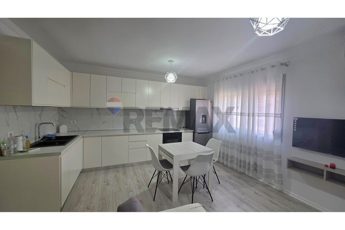 Apartament - Për Qira - Rruga Hasan Kushta, Vlorë 2