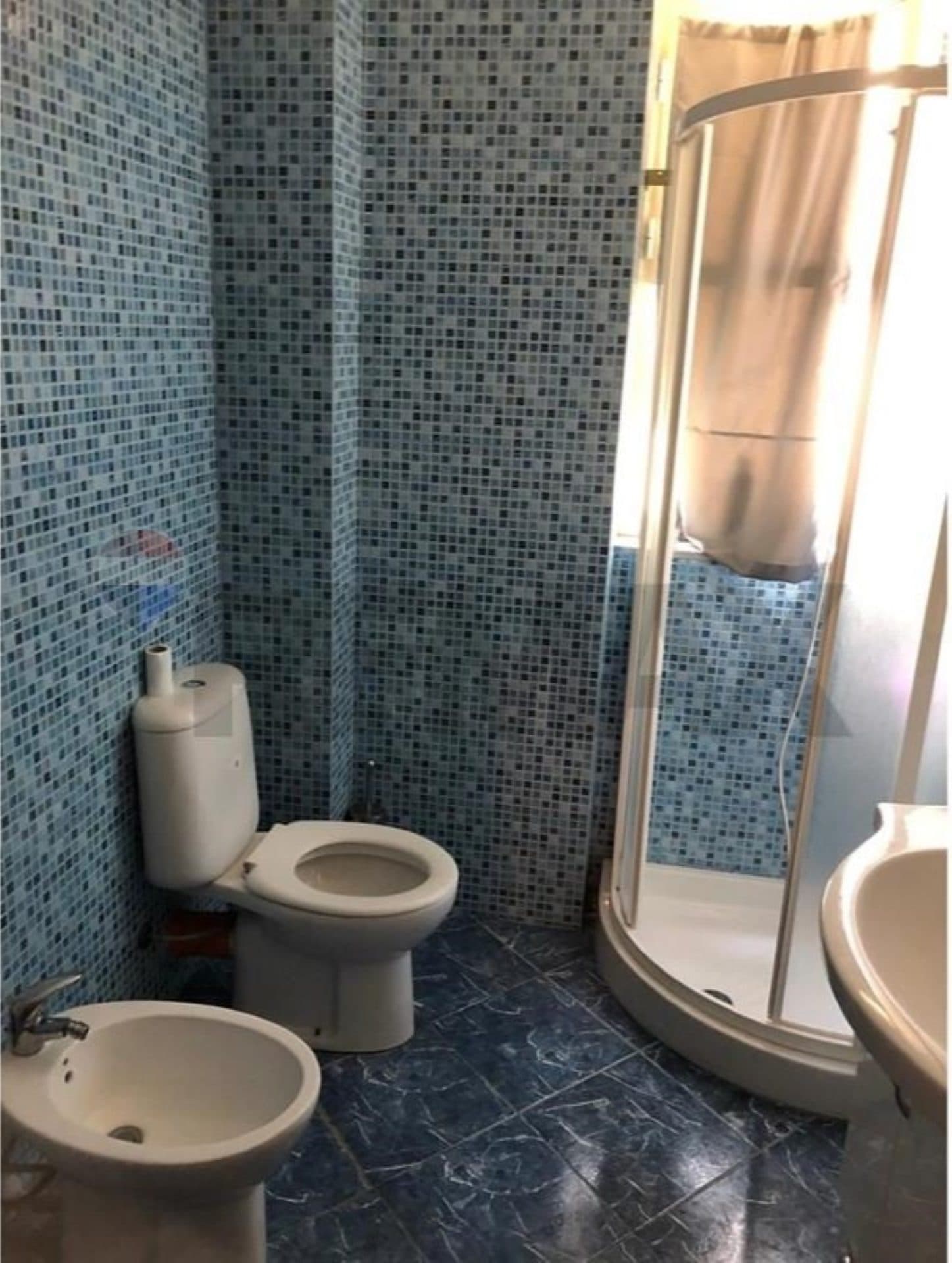 🌊 Apartament 3+1 për Qira në Lungomare, Vlorë