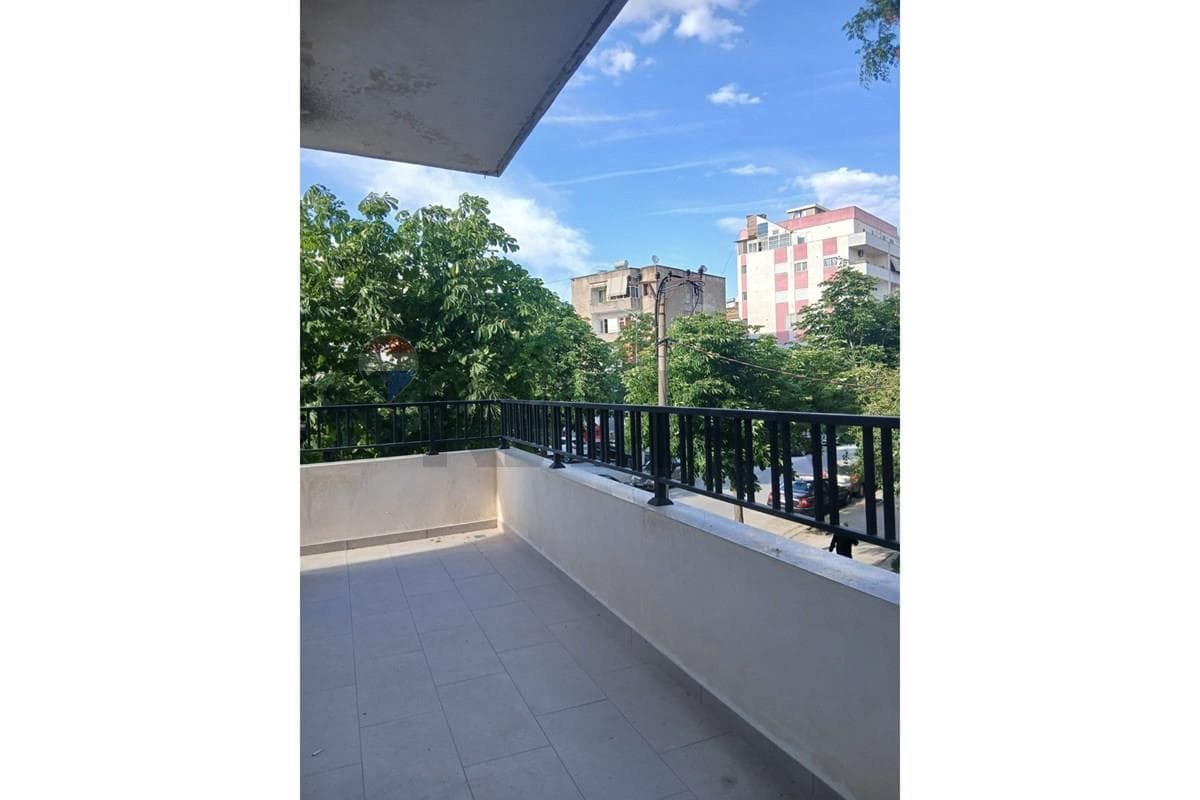 Apartament - Në Shitje - Gjimnazi Ali Demi, Vlorë