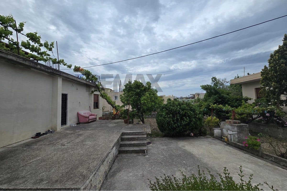 Shtepi Private - Në Shitje - Rruga Gjergj Kastrioti, Vlorë 2