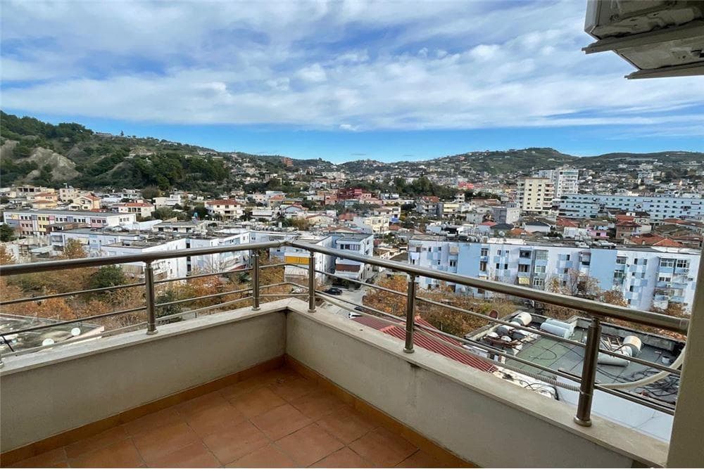 🏡 APARTAMENT 2+1 ME QIRA – RRUGA E RE, VLORË!