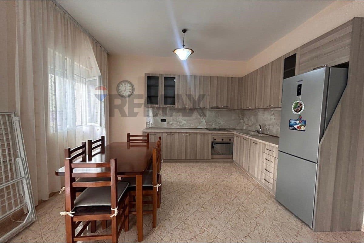 🏡 APARTAMENT 2+1+2 ME QIRA – Blv.Ismail Qemali, VLORË