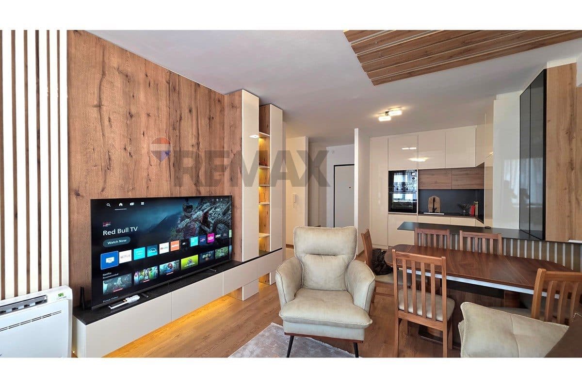 🏡 APARTAMENT LUKSOZ 2+1 ME QIRA AFATGJATË – LUNGOMARE, VLORË