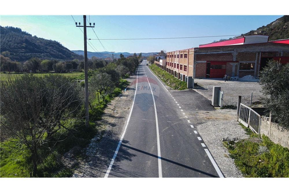 Magazine - Për Qira - Rruga Demokracia, Vlorë